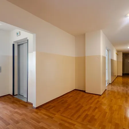 Studio, - Czyżyny