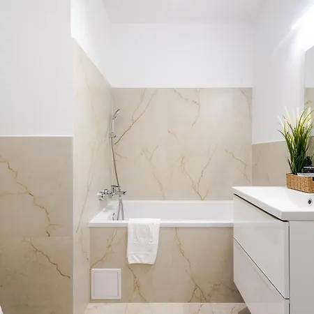 Studio, - Czyzyny Krakau